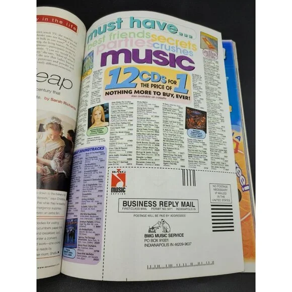 JENNIFER ANISTON - SEVENTEEN Magazine August 2000 - Excellent Condition - Picture 10 of 10